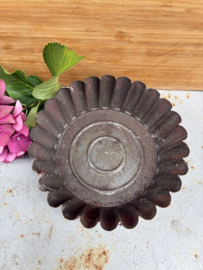 Brocante metalen bakvorm