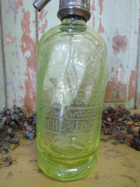 Antieke siphonfles van 1/2 liter in groen