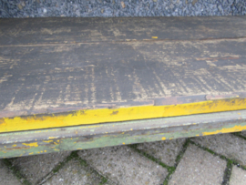 Oude industriële werkbank/tafel*