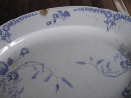 Large oval serving dish Maestrichts pottery series Nemone