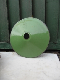Enamel shade green