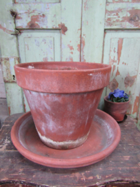 Terracotapot met brede rand