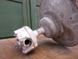 Oude Brocante lamp met emaille kapje