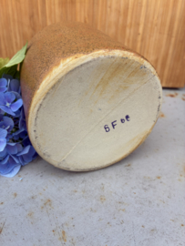 Brocante aardewerk pot