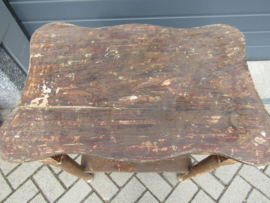 Vintage tafeltje met lade*