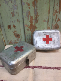 Alumium First-aid box square (almost)