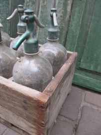 Supergave krat met 10 spuitflessen