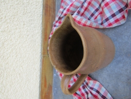 Oude Franse aardewerk schenkkan