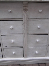 Antieke houten (apothekers) kast met 24 laden