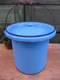 Enamel blue bucket with lid