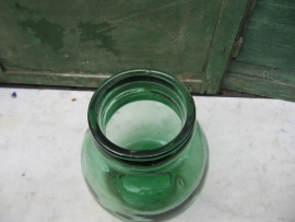 Brocante groen glazen pot of vaas van het merk Viresa