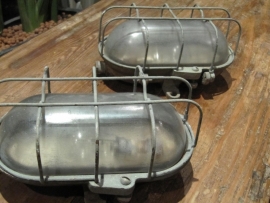 Oude brocante Franse kooilamp van gietijzer