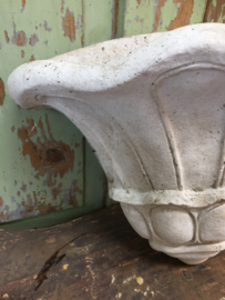 Brocant concrete wall flower box