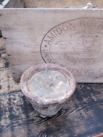 Brocante hele oude harspot met waskaars