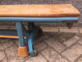 Vintage lange (gym)bank
