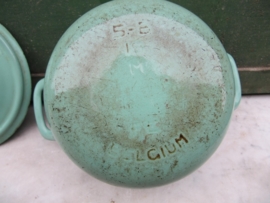 Oud groen gietijzerenpannetje