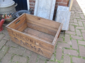 Brocante kist van Pacha Chicoree