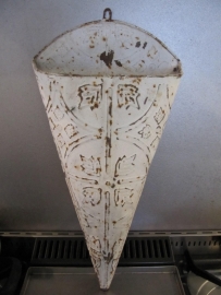 Brocante metal planter for wall