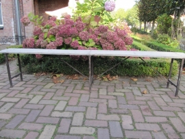 Leuke hele oude schoolbank van 220 cm
