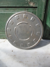 Brocante old metal film can