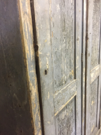 Oude houten lockerkast