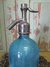 Old blue seltzerbottle