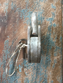 Ijzeren hangslot met sleutel