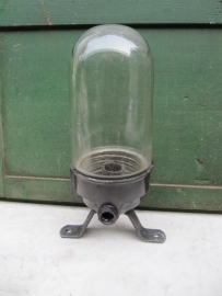 Brocante shed light on feet