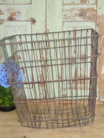 Hoge brocante metalen mand