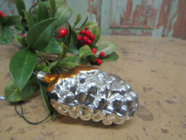 Leuke oude brocante glazen kerstboomdruiventrosje