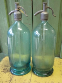 Flea seltzer bottle in 2 liters