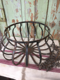 Brocante hanging basket