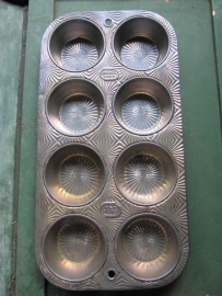 Very nicely edited old muffin tin with 8 compartments