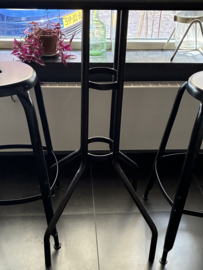 Bartafel met 2 krukken