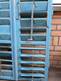 Antieke blauwe shutters / luiken set.