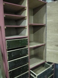 Oude werk/hobby kast