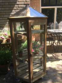 Houten kweekkastje