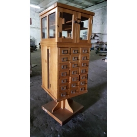 Vintage draaibare apothekerskast met 42 laden