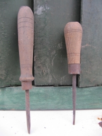Old nice screwdrivers 2 pcs
