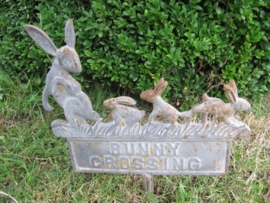 Tuinpikker "Bunny Crossing"