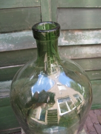 Brocante hoge groene fles
