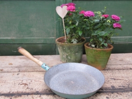 Emaille brocante groene koekenpan met ophangoogje