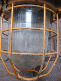 Oude industriële kooilamp