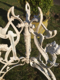Brocante metalen standaard