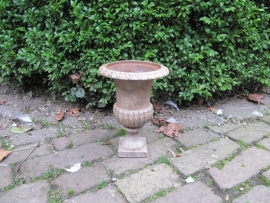 Franse gietijzeren tuin vaas