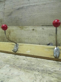 Brocante hanger with 3 hooks