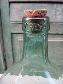 Leuke oude groene fles van Viresa glas