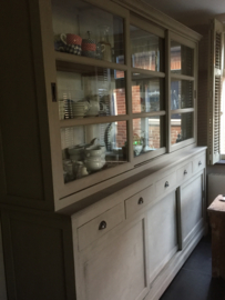 Grote teakhouten kast