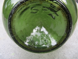 Antieke groene liquer bitter fles