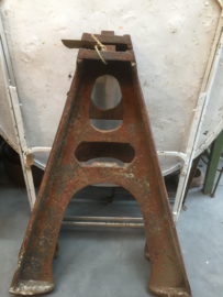 Oud industrieel onderstel